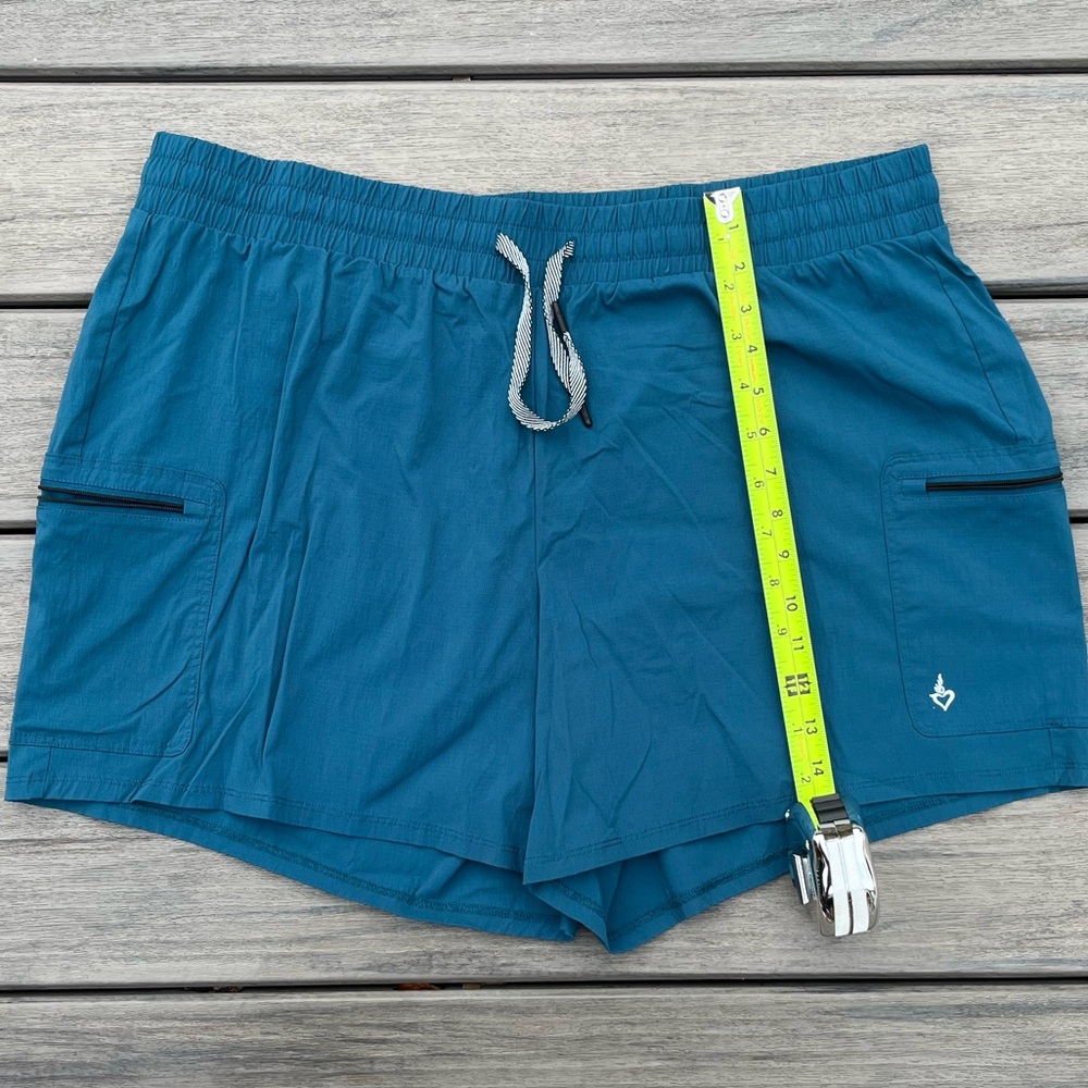 Torrid: Happy Camper; Teal Blue; Lightweight; NWOT; Zipper Pockets; 5in Inseam - Picture 3 of 6